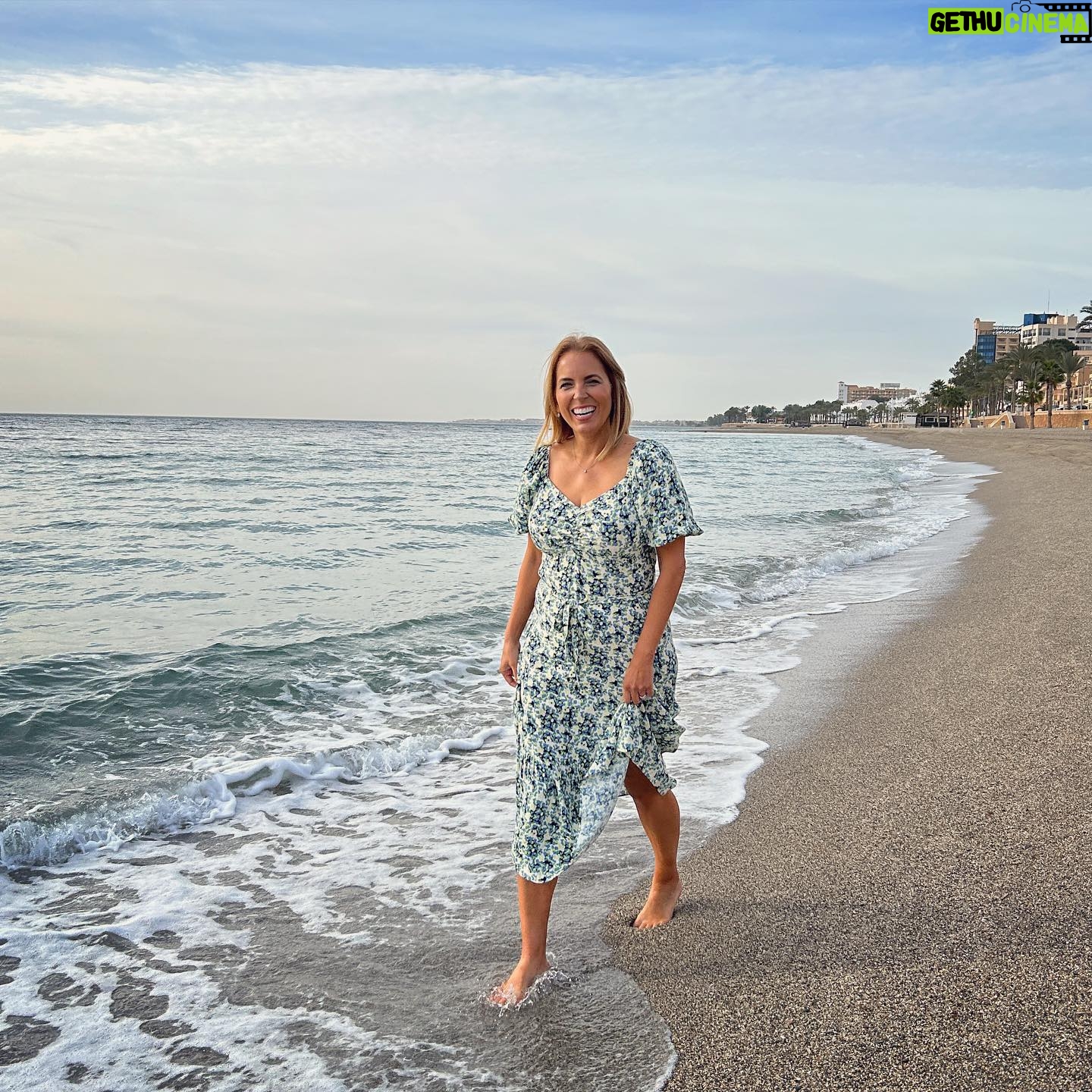 Jasmine Harman - 5K Likes - Back in the office! Happy Monday everyone!
#todaysoffice #monday #beach @aplaceinthesunofficial @freeform_productions