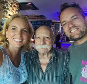 Jasmine Harman Instagram - 20 years after our first date, a belated anniversary dinner in the same restaurant! 

Thanks to father & son team Raffaele & Dario at @pizzeriailsubacqueo 

#anniversary #almuñecar #pizza #campeondeeuropa @jboasty_dop