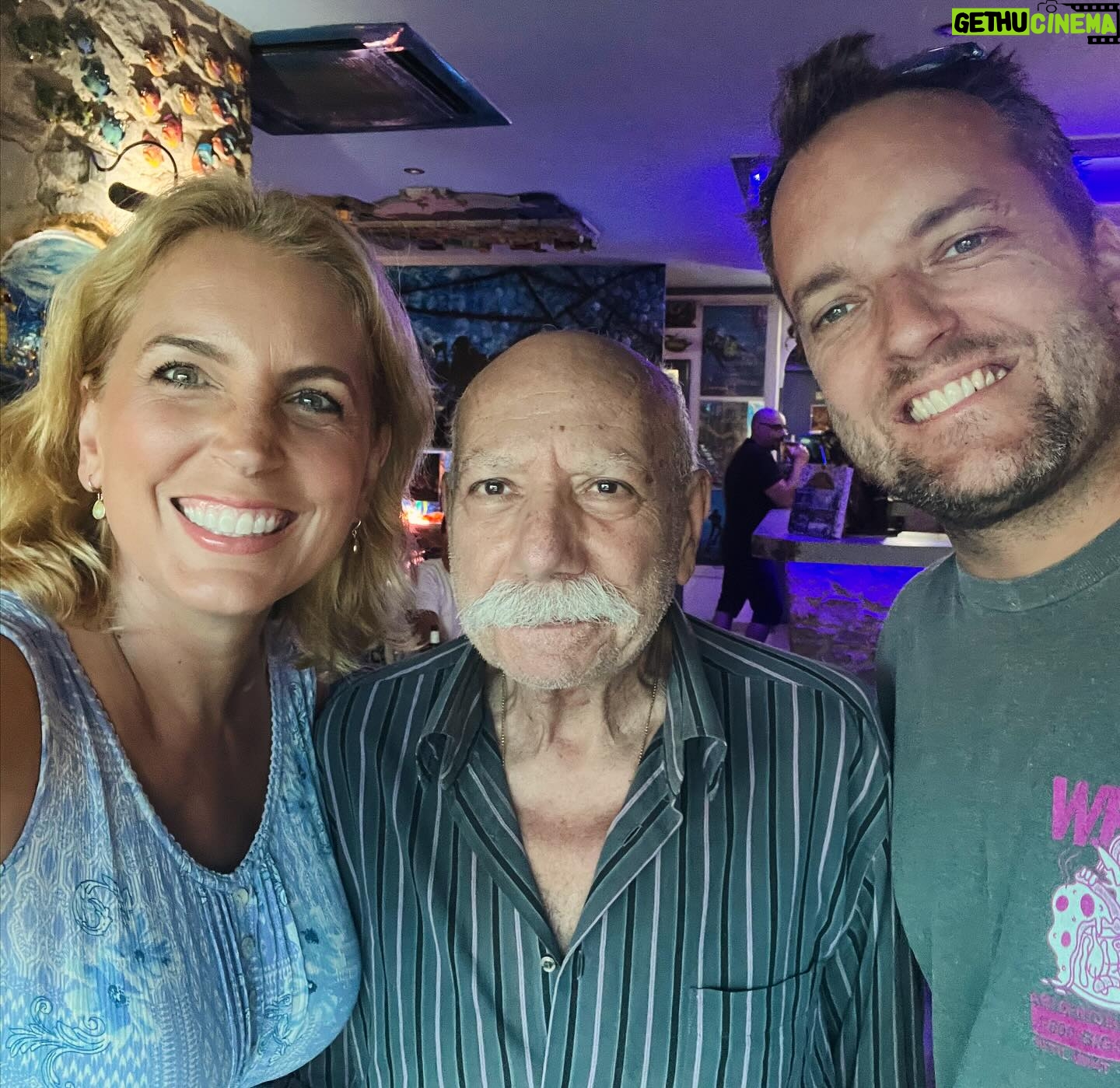 Jasmine Harman - 5.3K Likes - 20 years after our first date, a belated anniversary dinner in the same restaurant!
Thanks to father & son team Raffaele & Dario at @pizzeriailsubacqueo
#anniversary #almuñecar #pizza #campeondeeuropa @jboasty_dop