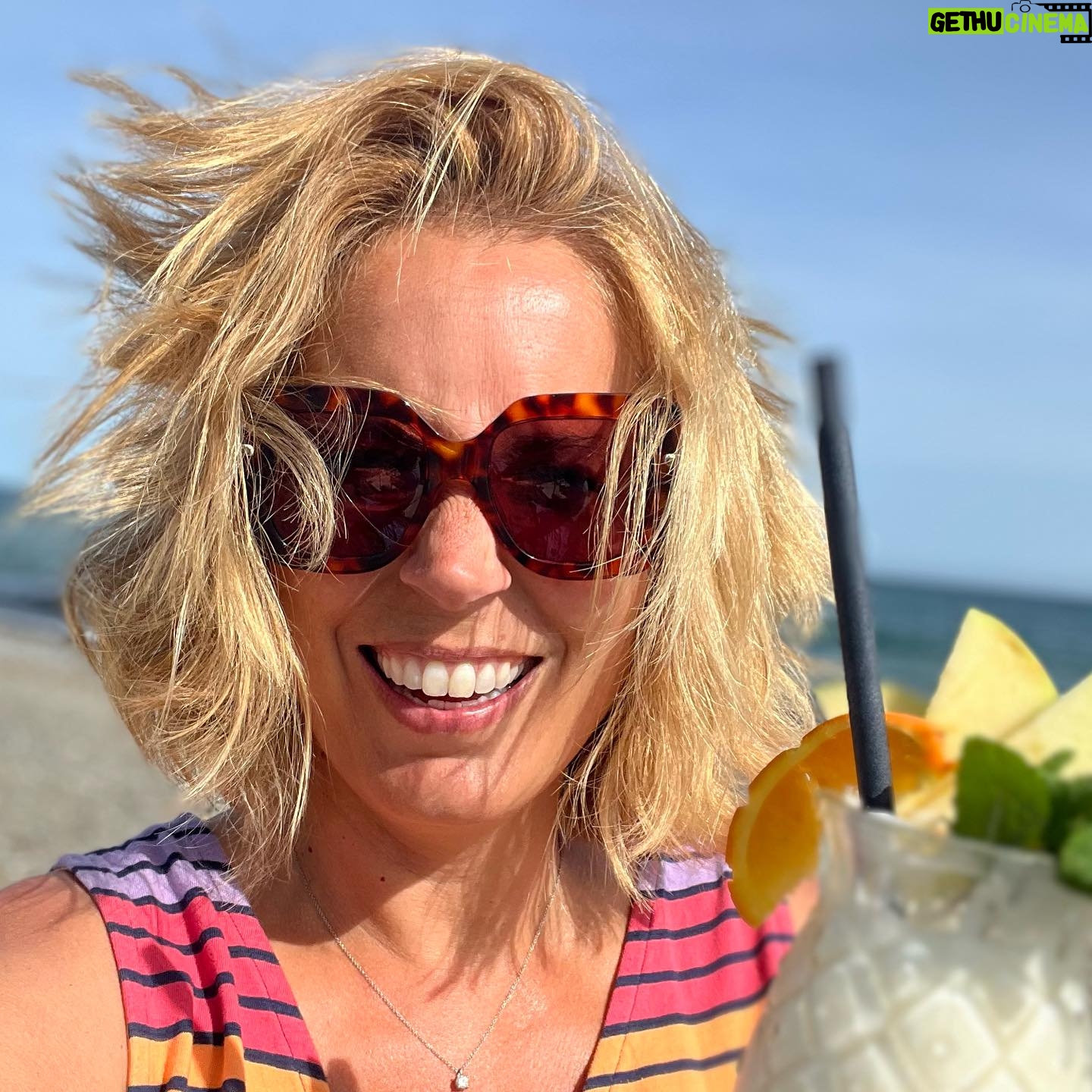 Jasmine Harman - 6K Likes - One of the best things about living is spain… when people you love come to visit! (And drinking cocktails on the beach!) 🍹 #livingthedream #friends #spain @greggers_kate @lulufrankie39