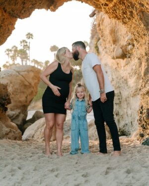 Jasmine Roth Instagram - Last days in California…💛💛💛

#RothFamilyStory #Pregnant #BuildYourHappy #MyWholeHeart

📷 : @stephaniesunderland