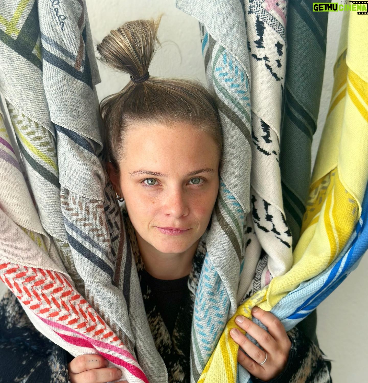 Jasna Fritzi Bauer - 1.7K Likes - #lalaforever
Fitting today was fun but im excited for winter to wear my favourite : the cashmere scarfs! @lalaberlin @leylapiedayesh #wearelala