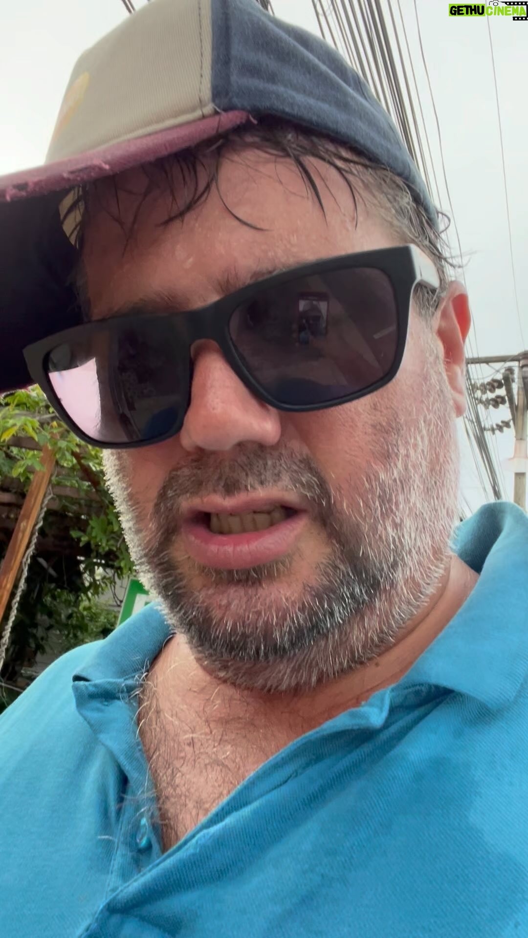 Jason Chicandier - 4.4K Likes - Full moon party : y’a pas d’âge !