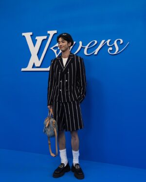 Jasper Liu Instagram - Le Monde Est à Vous
世界是你的
The World is Yours

#LVMenSS25
#LouisVuitton
@louisvuitton 
@pharrell