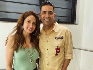 Jaswinder Gardner Instagram - I was invited to watch the incredible show “Ek Mai Aur Ek Two “ directed by my dear friend @paritosh.painter whom I’ve known for 24 years! Since our @mithibaicollege days 🎭✨

The direction was absolutely fantastic!  I loved the play from start to finish. The plot was so well-crafted, the script sharp, and the dialogues hilarious—I was in splits the entire time! 

It was a joy to reconnect @shweta.tiwari whom I hadn’t seen in 14 years. I had the opportunity to work with her @colorstv launch show “Jane Kya Baat Hui” my first show as a parallel lead & as always she was fantastic in this hilarious comedy that kept the audience captivated throughout. The entire cast delivered outstanding performances.

Had a wonderful time catching up with old friends @sejaldp12 @ninadkamatofficial @desai.dipan after a decade. What a memorable evening of great theatre and cherished connections!

#jaswindergardner #actors #theatre #bollywood #tv #television #reunion #oldfriends #shwetatiwari #ekmaiaurektwo #theatre #comedy #captivating #friendship #actorlife #collegefriends #memories