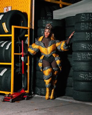 Jax Instagram - So what’s all the buzz about? 
Worker bee puffer runway by @tenyardsclothing 
💇🏽‍♀️: @wigsbyatlas 
📸: @fernandopalafox