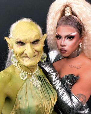 Jax Instagram - Hey, We saw you from across the Emmys and like your vibe ;) .

Such an honor to be able to attend the emmys and share this moment along side my sisters and the amazing crew that puts @rupaulsdragrace together and on the map ❤️!

Accidentally dropped my phone and these are unironically the only photos i took of the night and i wouldn’t have it any other way 😭😂.

👗: @snackum_dackum .
💇🏽‍♀️: @damorewigs .