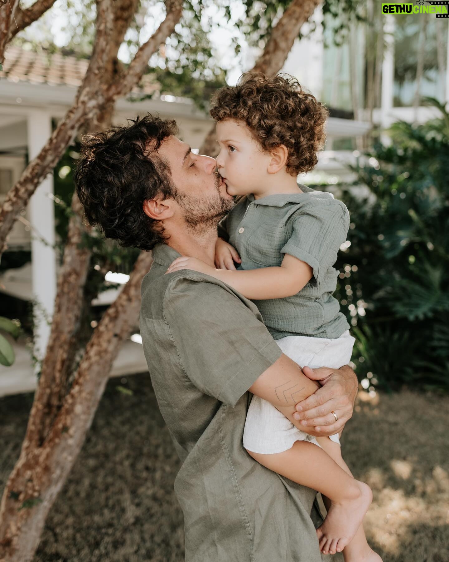 Jayme Matarazzo - 10.5K Likes - Meu príncipe 👑
Por motivos de estar juntos, o post de dia dos pais veio atrasado esse ano. E por esse motivo, vai um post pra cada filho. Te amo meu amor. Que orgulho ser seu pai !!! Meu lindo !! 🩵💛
📸: @babuskafotografia