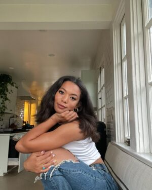 Jaz Sinclair Instagram - Feelin cute 🤍 it’s good to be home