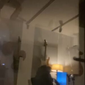Jaze Instagram - un poco del proceso de "mil procedimientos", cancion que sacamos la semana pasada y que recibieron lindoo ! 
clips de la produ con este solido team del loving @nicolasbtesh 
@diegomema @ezequielkronenberg @guillesalort 🎶

y del videazo q hicimos con @4bismo @sebalynch_ @alejocastro21 de la mano de @dgexperiencecom y @sonymusicperu 

gracias por el amor a este tema, se sigue preparando el 💿🪵
