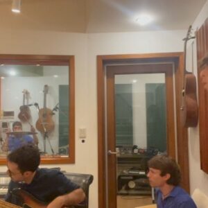 Jaze Instagram - un poco del proceso de "mil procedimientos", cancion que sacamos la semana pasada y que recibieron lindoo ! 
clips de la produ con este solido team del loving @nicolasbtesh 
@diegomema @ezequielkronenberg @guillesalort 🎶

y del videazo q hicimos con @4bismo @sebalynch_ @alejocastro21 de la mano de @dgexperiencecom y @sonymusicperu 

gracias por el amor a este tema, se sigue preparando el 💿🪵