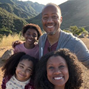 JeCobi Swain Instagram - This was just as much fun as it looks lol! 😆🤣🎢🚙🙌🏾
Love working with this family ♥️💯✨ 
@theaylaraeneal @jmcdeezie @byoungworks 

Thank you @toyota for choosing us to be apart of this and for providing beyond an incredible filming experience on my bday week this summer! ☀️💯🙏🏽🤎

#toyota #toyotacars #newcommercial #psalm3723 #thankful #somuchfun #carcommercial #commercial #cars #summer #summerfun #tvfamily #familytime #filmingfun #familyfun #commercials