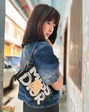 Jeanette Aw Instagram - 旧地重游 一切历历在目

#Dior