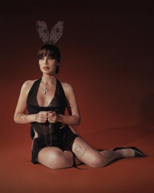 Jedet Instagram - Crecí viendo a mis cantantes y actrices favoritas siendo portada de Playboy, nunca imaginé que algún día yo también sería una conejita. Gracias a Playboy México y Latinoamérica por apoyar al colectivo LGBTIQ  todo el año y por darnos total libertad a mi equipo y a mí  en la dirección creativa de estas fotos en las que rindo homenaje a Paris Hilton y Christina Aguilera. Gracias a todas vosotras, mis seguidoras, por seguir apoyándome día a día en mi carrera y permitiéndome cumplir sueños 🙏🏻🐰🩷✨ @playboymx 

Creative direction Jedet - Diego Rodríguez 
Photo Marie Gardez @mariegardez
Styling Diego Rodríguez @ucancallmehottie
Makeup Fer Martínez @fer.martinez.mk
Hair Brais García @garciamartinezbrais
Set Design Manuel Galindo
@manuelgalindoamo
Photo Assistant Paco Pouso @pacopousovalero
Manicura @malabernad