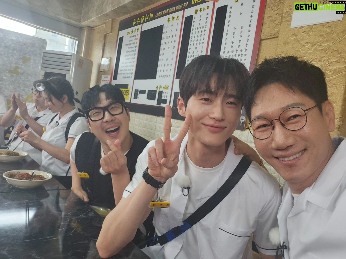 Jee Seok-jin - 297.8K Likes - 런닝맨 촬영중에 #하하 #변우석 #송지효#양세찬 #런닝맨