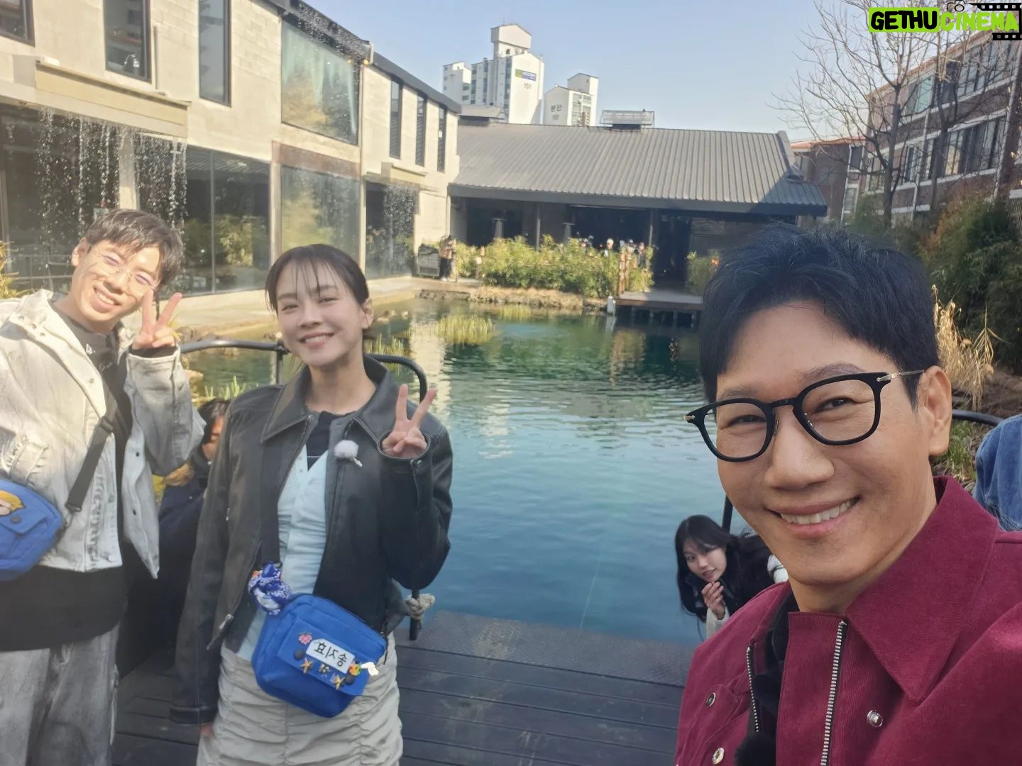Jee Seok-jin - 111.9K Likes - 녹화중에 #행복하세요 Goodluck