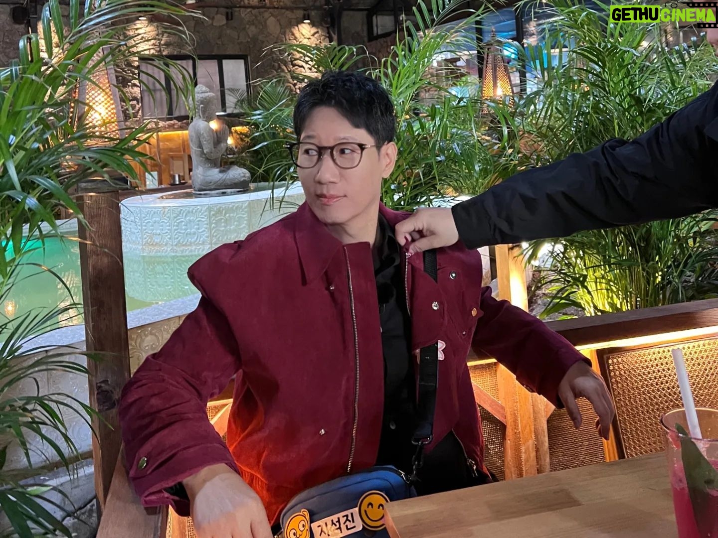 Jee Seok-jin - 111.9K Likes - 녹화중에 #행복하세요 Goodluck