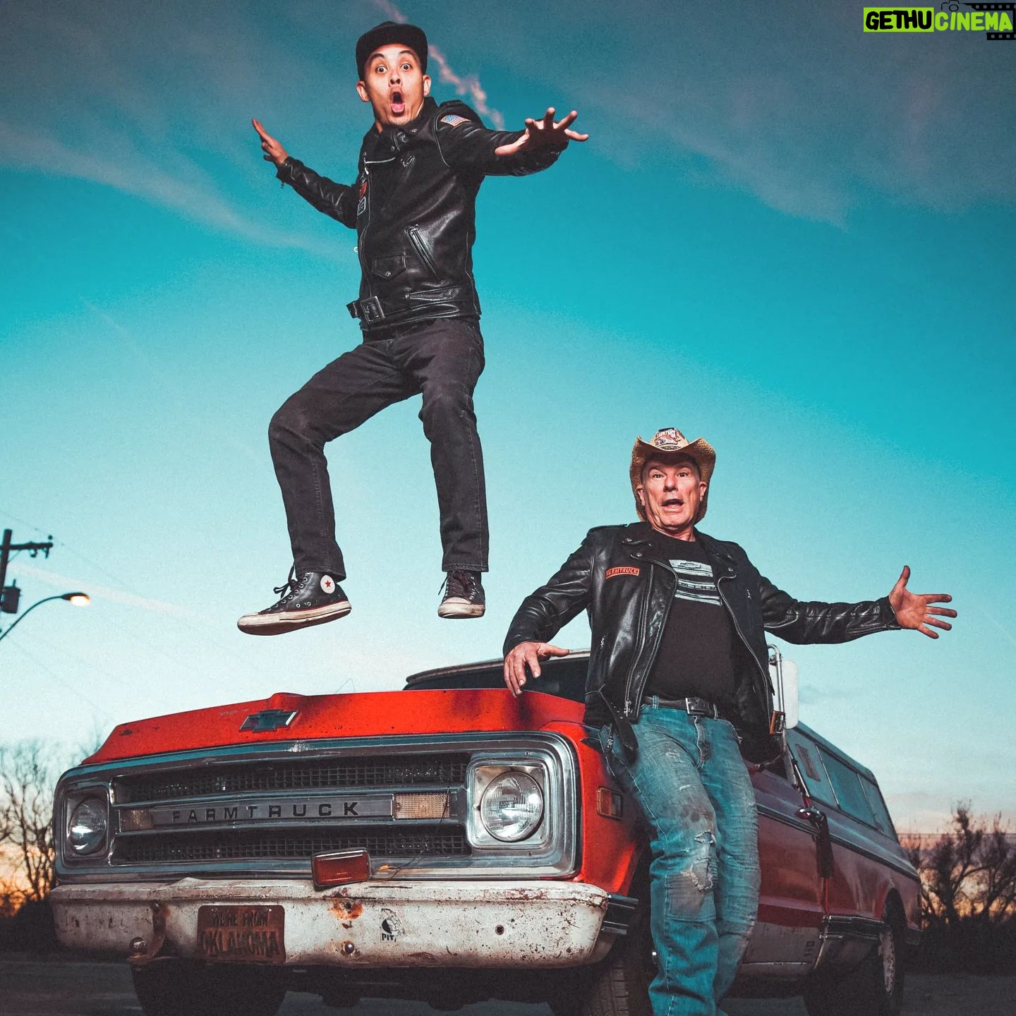 Jeff Bonnett - 1.7K Likes - Both ankles are broken but @lou405photo got the shot š