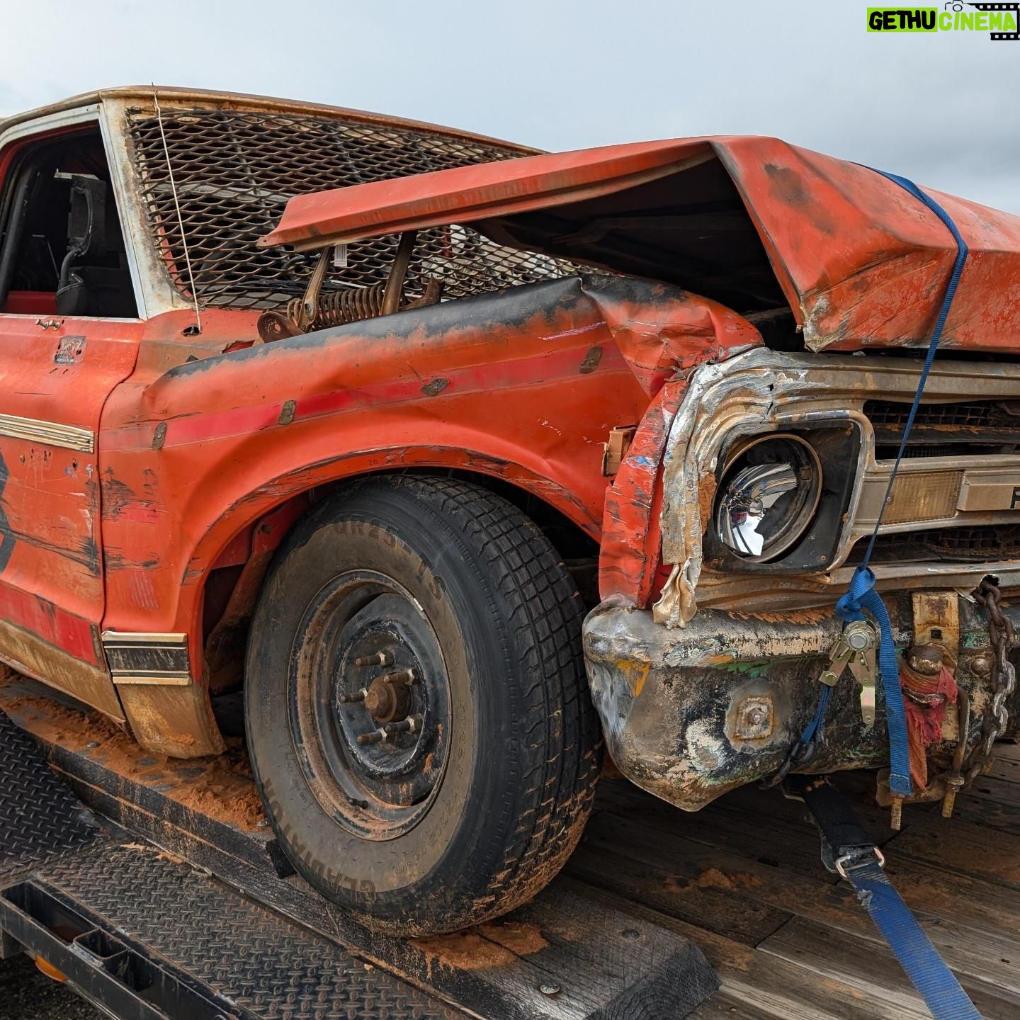 Jeff Bonnett - 1.4K Likes - The Dirt Farmer (Not the Farmtruck) got into a mosh pit at the Enduro Dirt Track this past weekend š