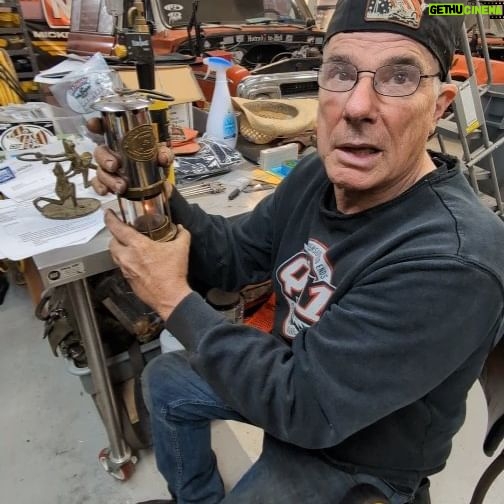 Jeff Bonnett - 1.5K Likes - why you always bring me junk? š