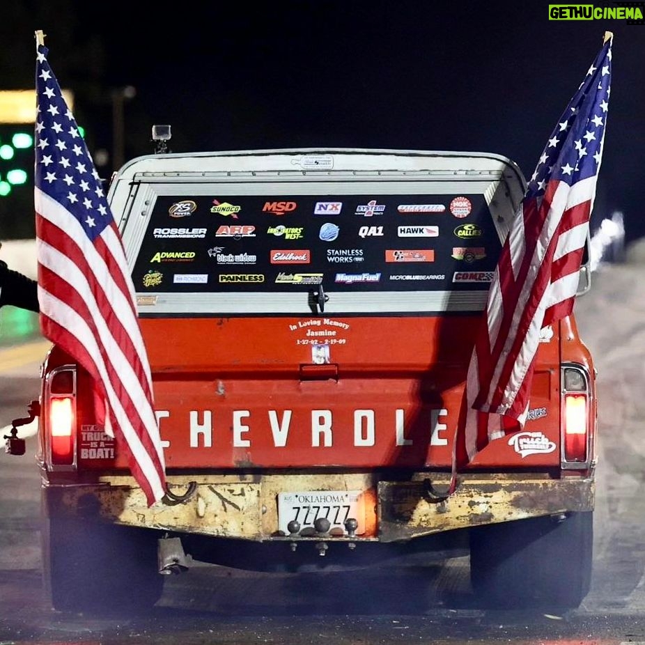 Jeff Bonnett - 1.2K Likes - Happy Veterans Day to all the brave men and women who selflessly took the hard jobs šŖšŗšøšŗš²