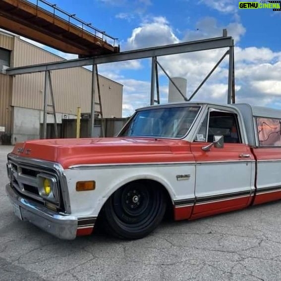 Jeff Bonnett - 2.8K Likes - Damnnnnn I hate to see him sell it but I'd love to watch it leave 😆 hit up @2ndclass_customs if you're wanting a turn key Midwestern head turner 😍💪