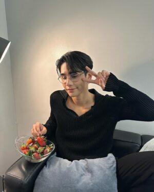 Jeff Satur Instagram - HBD ME 29th
