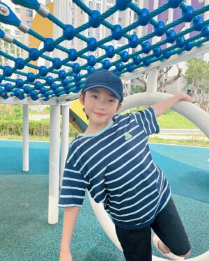 Jegal Eun-yu Instagram - #협찬 

하늘도 예쁘고 너도 예쁘고~

정말 말갛게 웃는다
찐행복 찐텐션

이날 예쁜 무지개도 봤는데🌈

@topten10kids_official

#TOPTEN1OKIDS #TOPTENKIDS
#탑텐키즈 #탑텐키즈서포터즈 #키즈반팔티 #키즈반바지 #키즈여름셋업 #썸머룩 #놀이터 #초딩 #10살 #아들 
#키즈모델 #남아모델 #주니어모델 #미소천사 #키즈여름코디 #키즈스타일링