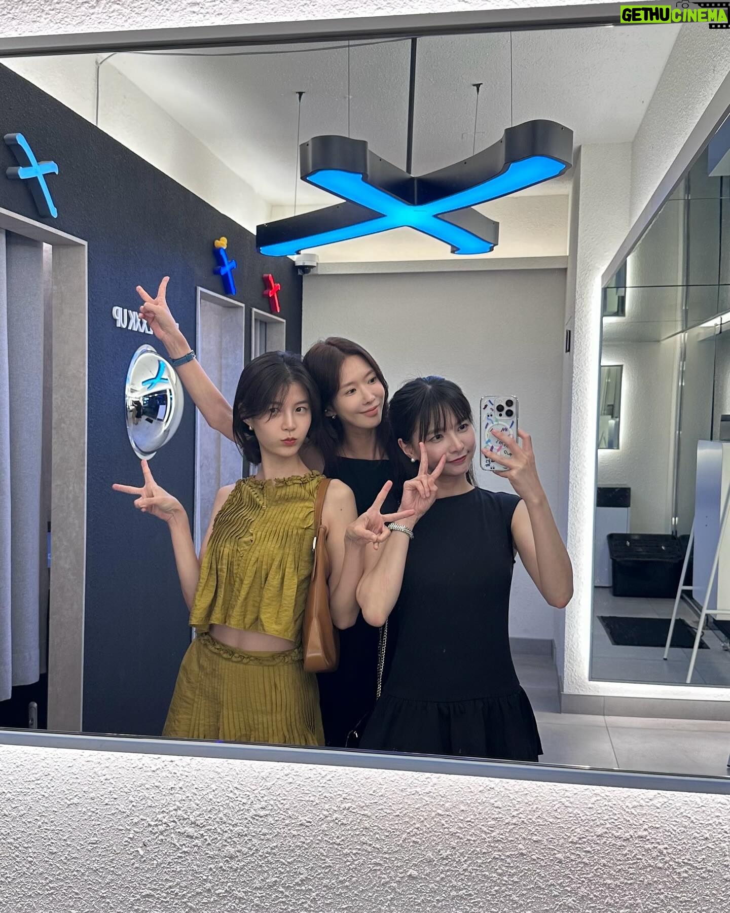 Jei - 8.7K Likes - ❣️🖤