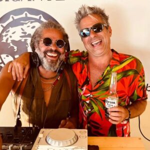 Jel Instagram - 35 anos de Amizade e Gargalhadas 
@oficinadocais 
@adamastor_beer