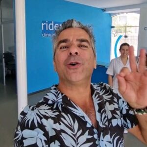 Jel Instagram - Hoje foi dia de tratar da boca do Tio e para isso o Tio escolheu a @rident_clinicas_dentarias na Parede e entregou a sua dentadura nas mãos sábias e mágicas da Dra. Inês e sua equipa maravilha.
Foi uma intervenção rápida, indolor e sempre acompanhada desde a 1a consulta até ao pós-operatório. Qualquer que seja o tratamento que precisem podem fazê-lo nesta Clínica e se seguirem a página da @rident_clinicas_dentarias e enviarem a mensagem "Tio Jel" para a sua caixa de mensagens ganham 10% de desconto em qualquer tipo de tratamento até ao fim do mês de Maio.
Boca Salgada é Boca Tratada, Dica do Tio pra vocêses. Link para marcação em baixo e nas stories. 
https://rident.pt/#marcar
#pub