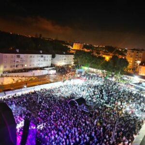Jel Instagram - Foi um prazer apresentar as Festas da terra onde habito e conviver de forma alegre e saudável com tantos e bons vizinhos. Muito Obrigado @ufcarcavelosparede pelo convite.