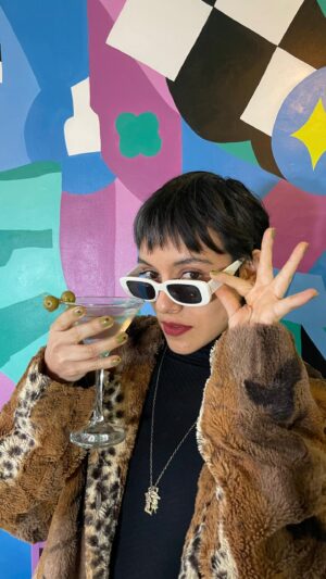 Jely Reategui Instagram - Para qué pedir unas aceitunas si puedes obtener unas ACEITUÑAS? 🫒🍸✨ 

Ideales para el martini, el piqueo, el tentempié. Y para presumir con el resto de alimentos con los que tengo que convivir últimamenchi 💅 

Me las hice en @nailartsalon.pe y me ha encantado conocer a las shigas y su chamba deluxe ✨
.
.
.
Agenda tu cita para que también tengas tus aceituñas o la uña que quieras🤩 Te esperamos en 📍Miraflores: Esperanza 184, Tda. 32 (segundo piso) 
.
.
.
#aceituñas #salondeuñas #diseñodeuñas #nailsartist #limaperu #manicurista