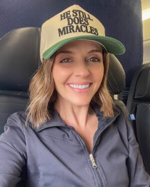 Jen Lilley Instagram - Another day another movie 🙌🙌🎥🎥 super pumped for this one!