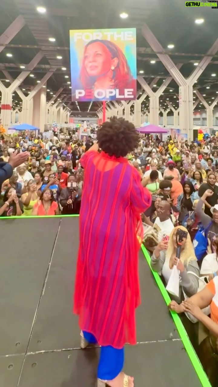 Jenifer Lewis - 30.1K Likes - Don’t be a fool!!! This is our LAST CHANCE to save DEMOCRACY!!!
❤️❤️❤️
#vote
#roevswade
#kamalaharris2024
#wellness
#mentalhealth
