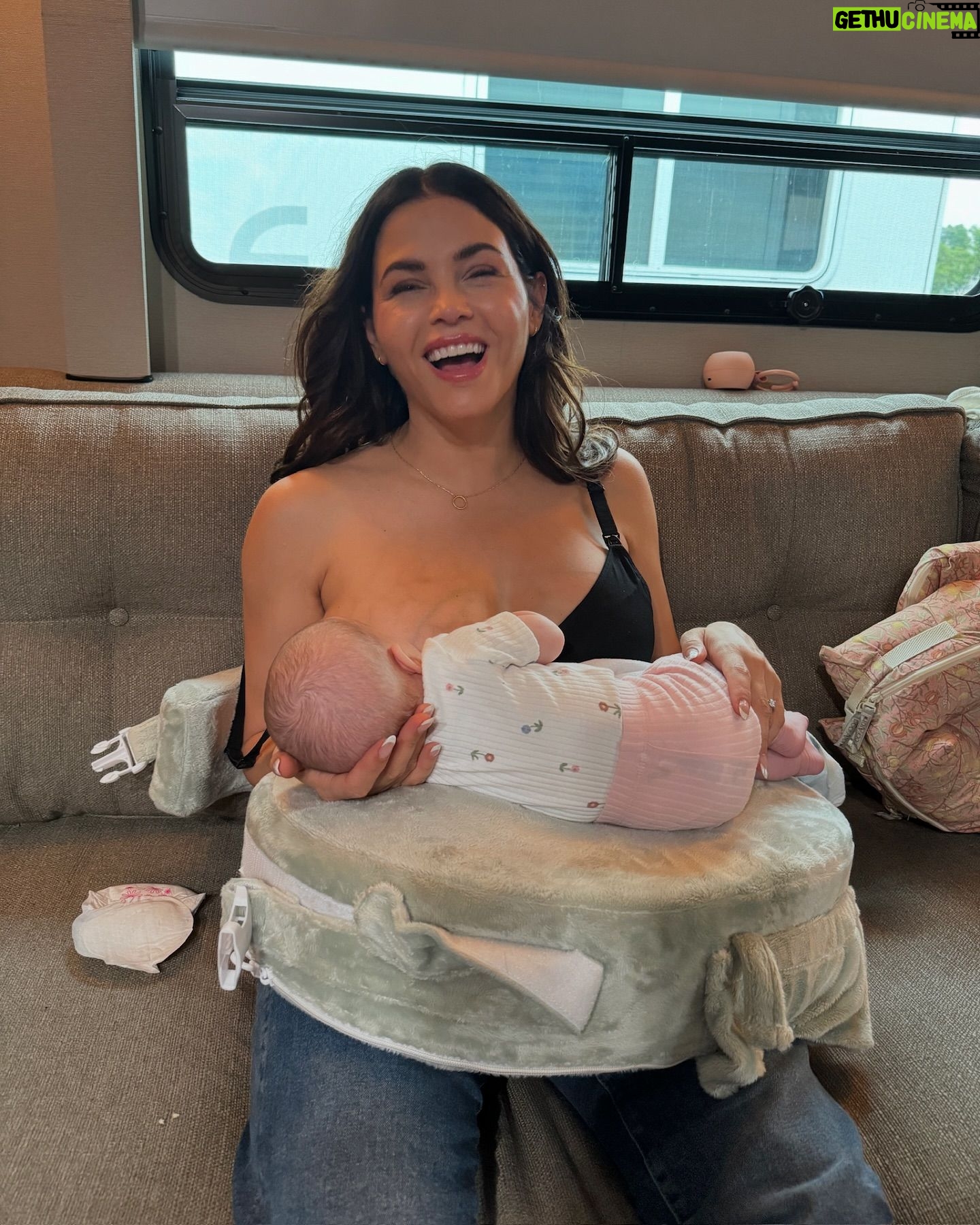 Jenna Dewan - 134.4K Likes - A hot new bombshell (baby) has entered the villa (@therookieabc set) ❤️🔥