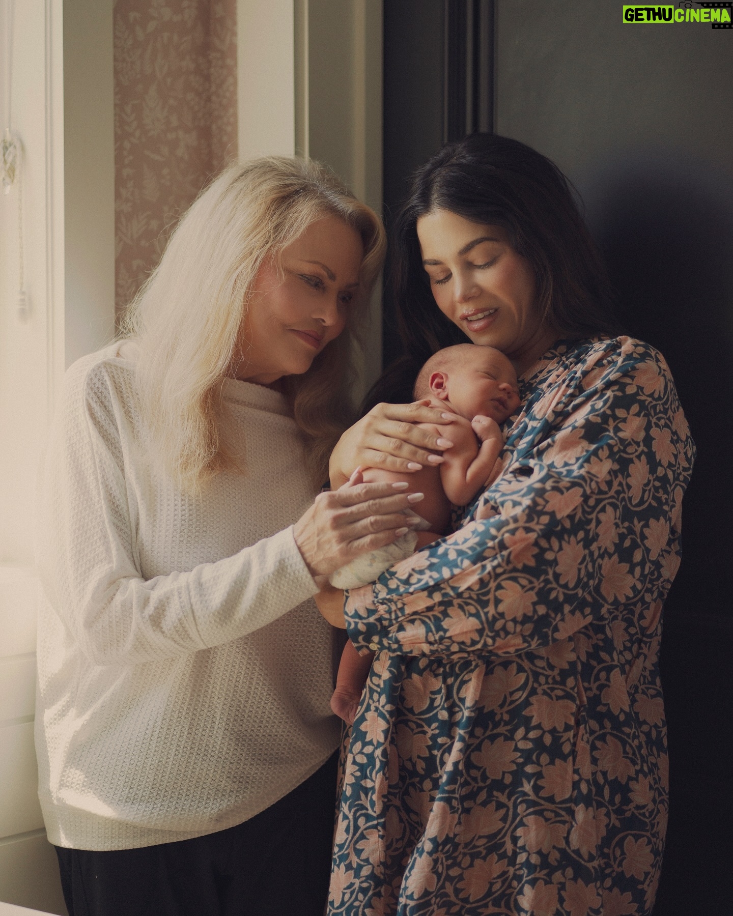 Jenna Dewan - 146K Likes - Ahh I still can’t believe you’re here 🥹
📸 @cibellelevi ❤️