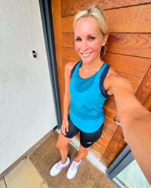 Jenni Falconer Instagram - Tell me you’ve been running without telling me you’ve been running….. 🥵🏃🏼‍♀️😜☀️

#run #runner #runinsun #summerrunning #runpod @runpodrunclub