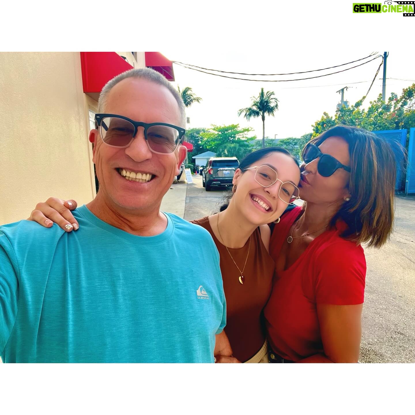 Jennifer Gimenez - 6.4K Likes - We had an EPIC time with our daughter @abriiia ‼️ @jennifergimenez also surprised her with happy birthday at the end of our meal🎊🎉🎂❤️ We love you Abby💋