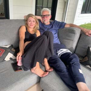 Jennifer Holland Instagram - The rarest of moments, lazing with the busiest man this side of the Mississippi.