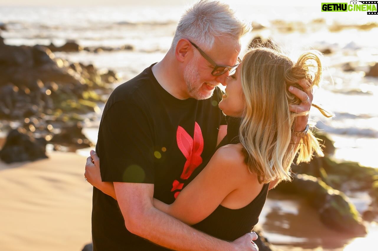 Jennifer Holland - 36.9K Likes - Happy Birthday to my best friend forever. Thanks for matching my crazy. This is going to be an amazing year. I can say that with confidence, because they all just keep leveling up. I love you. ✋ 😘 🤚 #moosehands