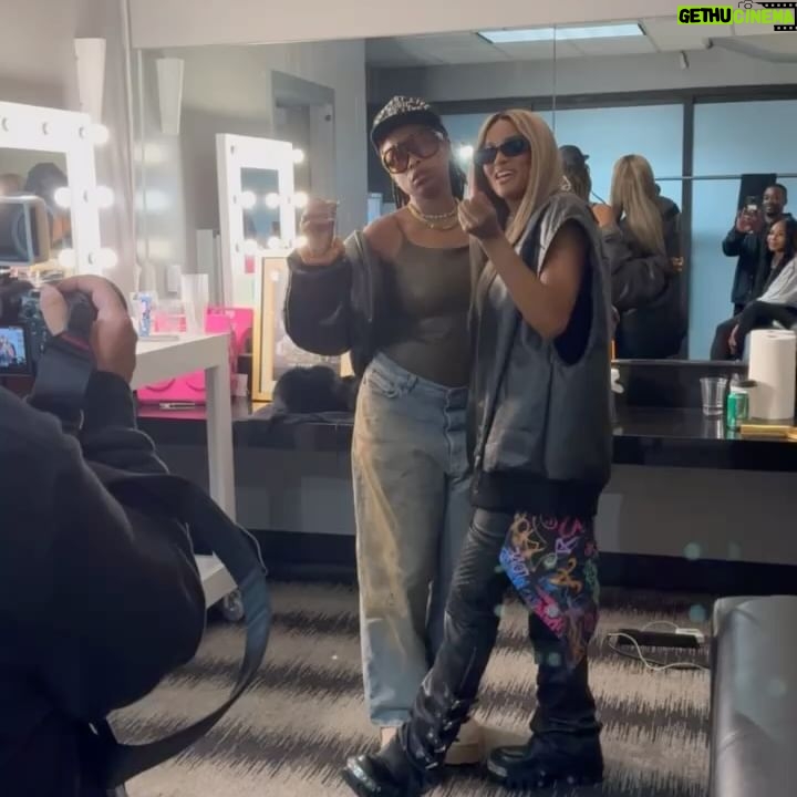 Jennifer Hudson - 46K Likes - My girls @missymisdemeanorelliott and @ciara shut it down at the #OutOfThisWorldTour! What a night ! I wasn’t missing that . Don’t u miss this show!!!