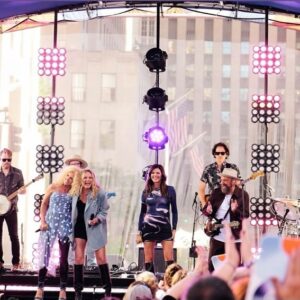 Jennifer Nettles Instagram - Just a little warm up for tour.. Loved singing on the @todayshow with @littlebigtown! Get your tickets now for the Take Me Home tour! ❤️