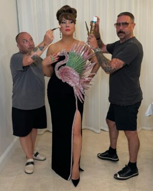 Jennifer Tilly Instagram - It takes a village! Thanks to my talented team: @robrumseymua (makeup) @stuntzbeauty (hair) and my genius assistant (@yogibass) ❤️