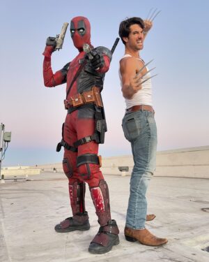 Jennings Brower Instagram - Have you seen Deadpool and Wolverine yet?!⚔️👀 

If so, what did you think?? (no spoilers for those who haven’t seen it, please!)🙏🏼

Deadpool: @splack 
📸: @wuzgood 

@vancityreynolds @thehughjackman #deadpoolandwolverine #deadpool #wolverine #hughjackman #ryanreynolds #marvel #cosplay