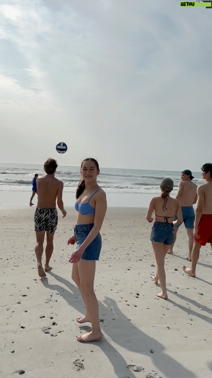 Jenny Han - 852.1K Likes - See you summer 2025! #thesummeriturnedpretty