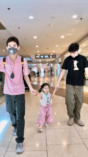 Jennylyn Mercado Instagram - It's always better together with my loves ☺️🥰

#siblingslove #familytime #alexjazz #dylanjaydeho #calixandreas