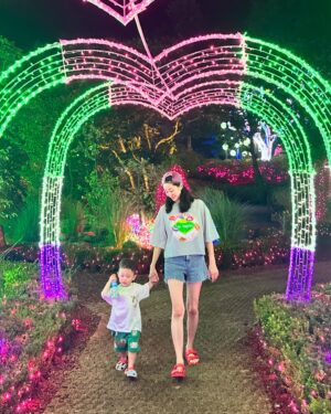 Jeon Hye-bin Instagram - 너무너무너무너무 더워도 
열심히 놀아야 해🌞🌞🌞