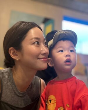 Jeon Hye-bin Instagram - 좋아하는 계절🍉🌽
