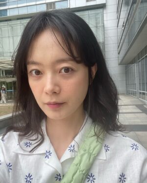 Jeon So-min Instagram - 🐬💙